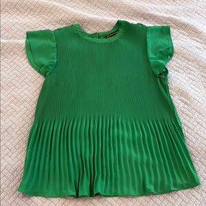 Adrianna Papell Green Pleated A-line Top with Cap Sleeves